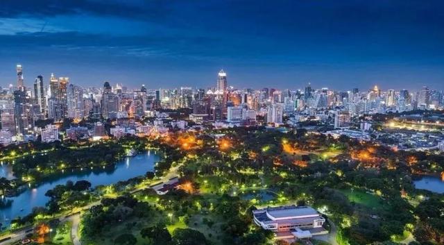 曼谷中央伦披尼区域心脏地带临铁高隐私豪宅 | Noble Ploenchit