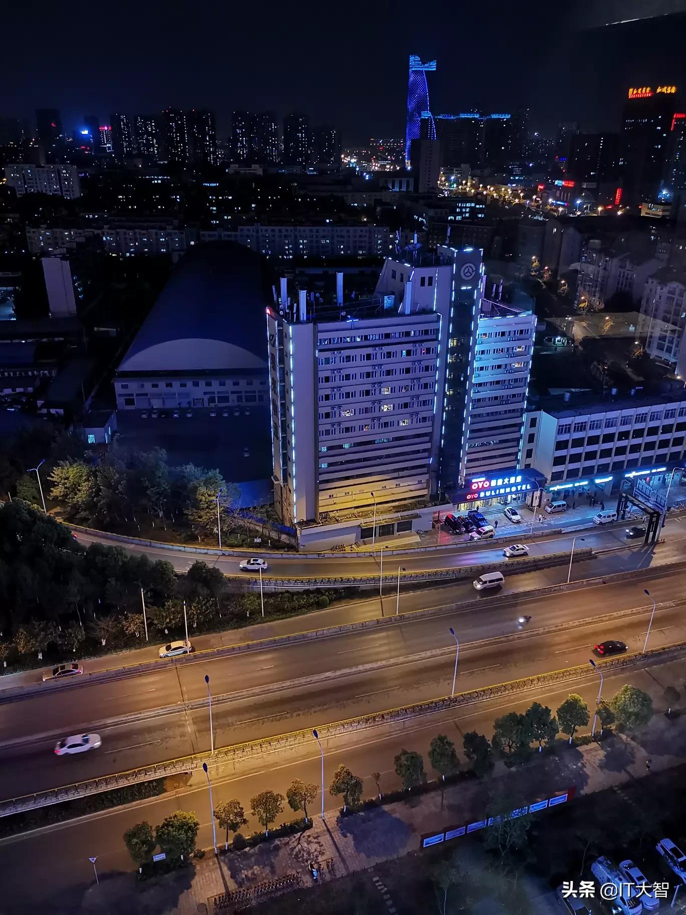 一起看看华为手机的望远镜功能,五百米开外 - 